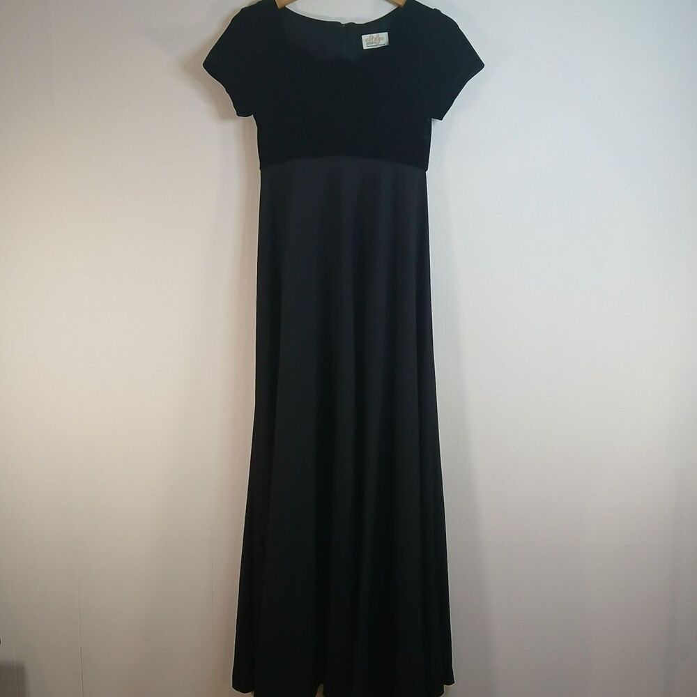 Stage Access Black Velvet Maxi Dress Scalloped Neck Prom Size 6